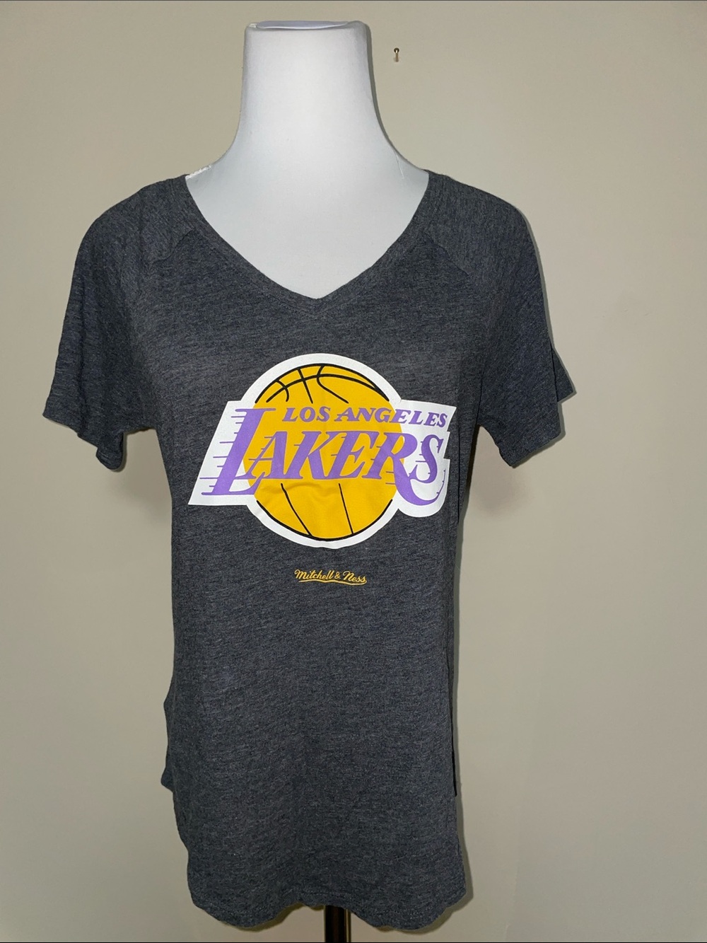 Los Angeles Lakers Gray V-Neck T-Shirt | XS